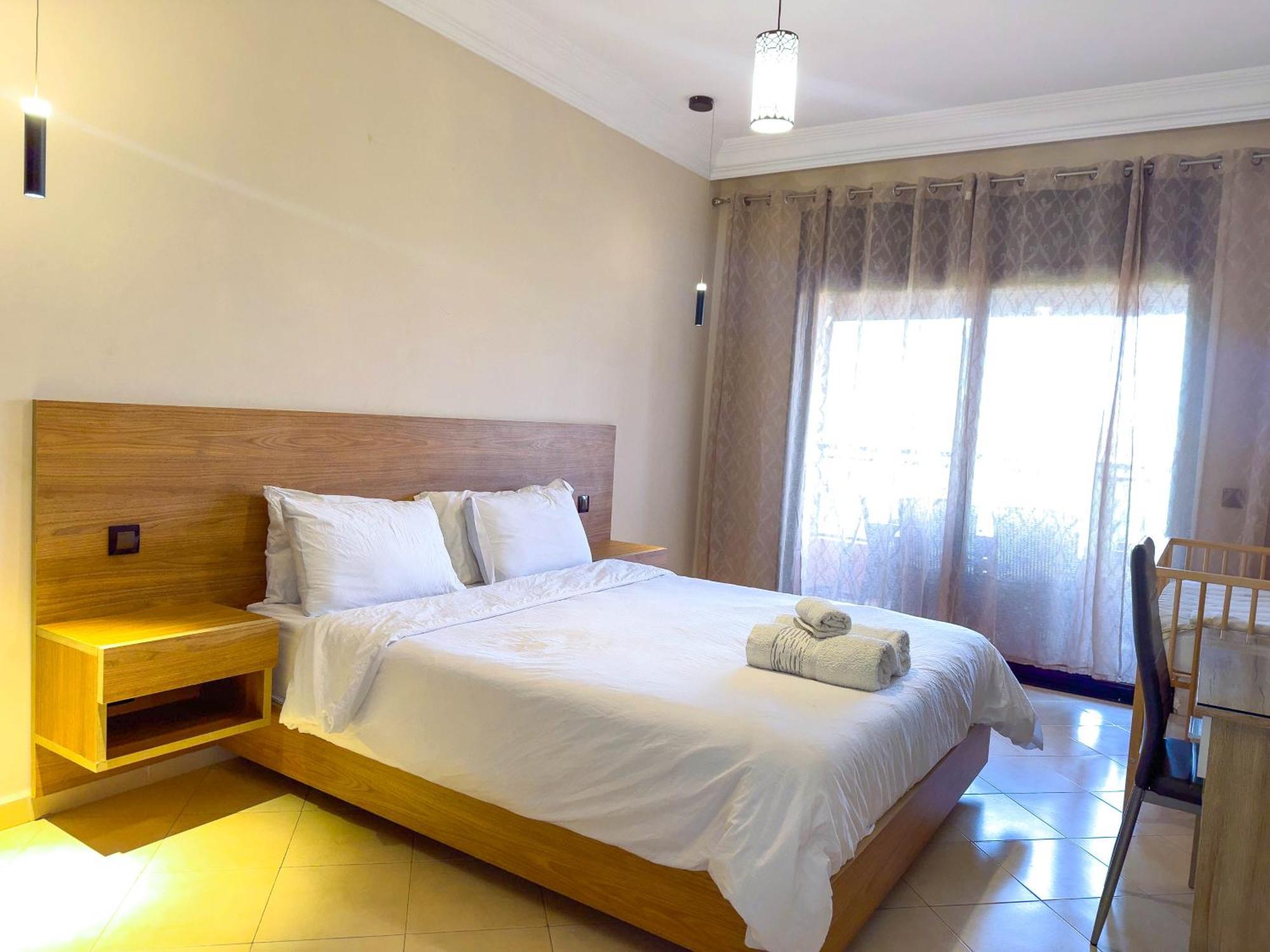 Localisation, Neuf, Piscine Et Vue Balcon Appartement